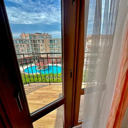 Victoria Aparthotel *